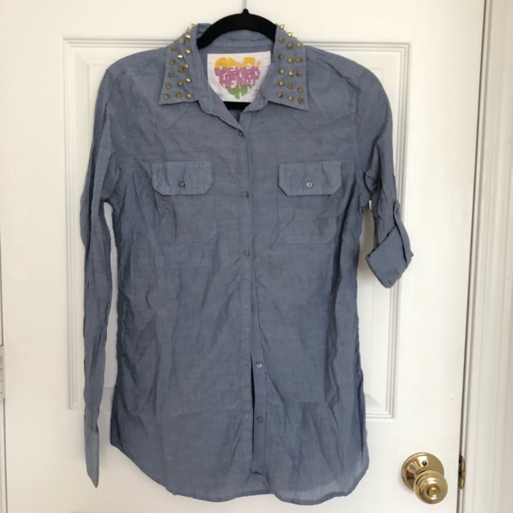 Stud Collar Light Blue Button-Up Shirt